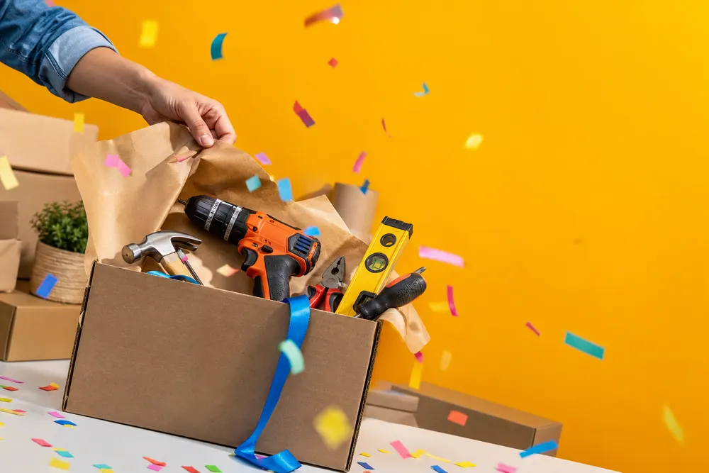 Regalo casa nuova per lui: 6 attrezzi sotto i 20 euro